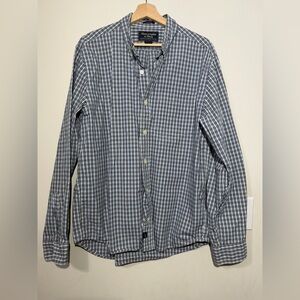 Abercrombie & Fitch Navy and White Plaid men’s muscle fit shirt